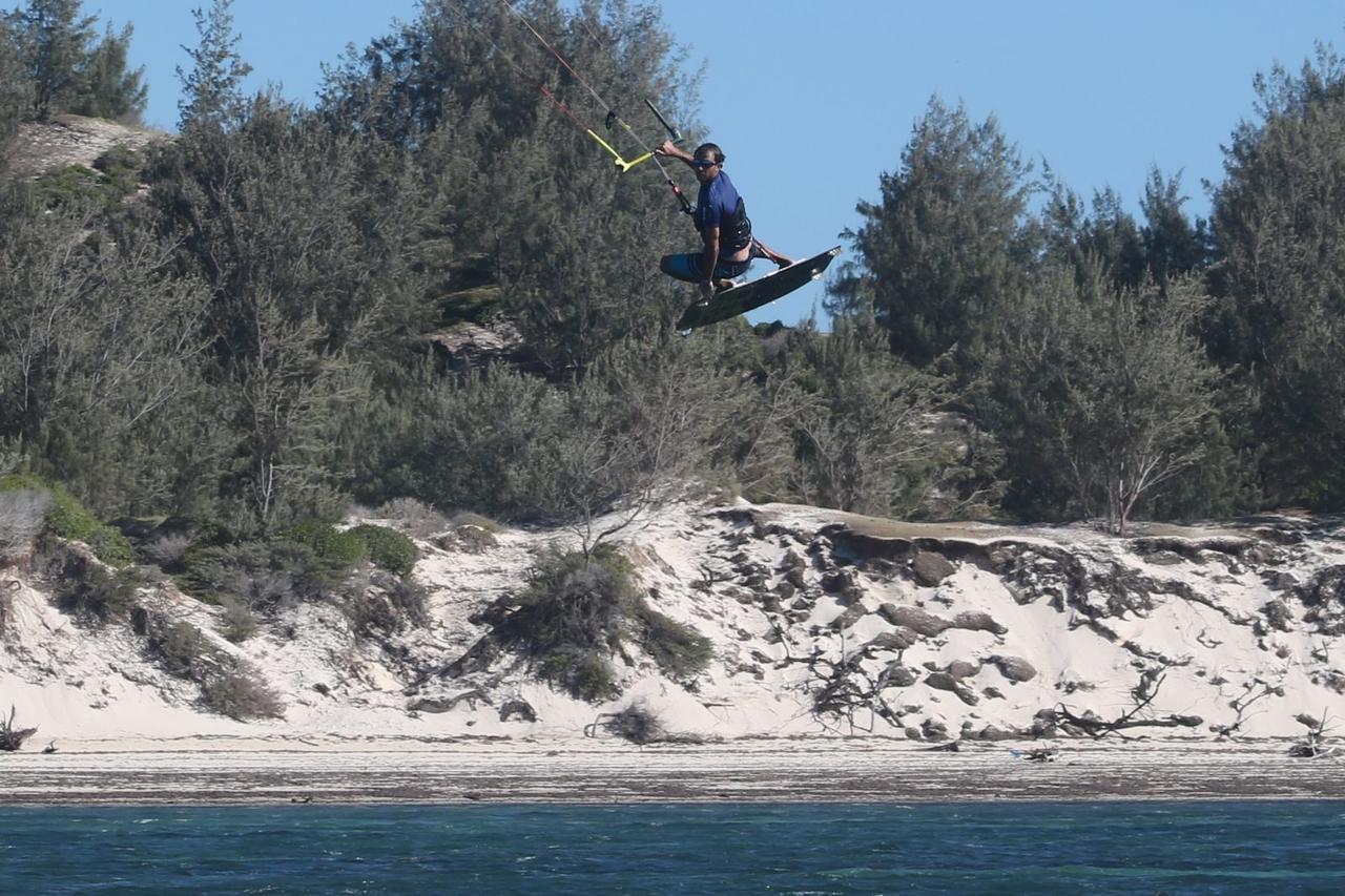 Отель Kiteparadise-Madagascar Antsiranana Экстерьер фото